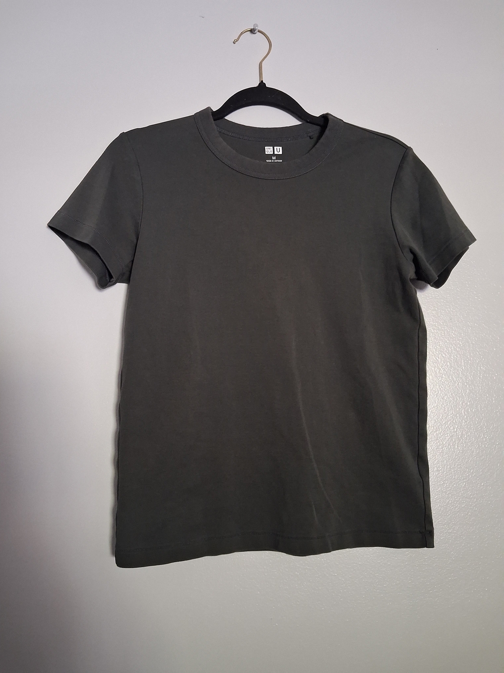 Uniqlo Women's Crew Neck Tee in Dark Gray 100% Cotton
